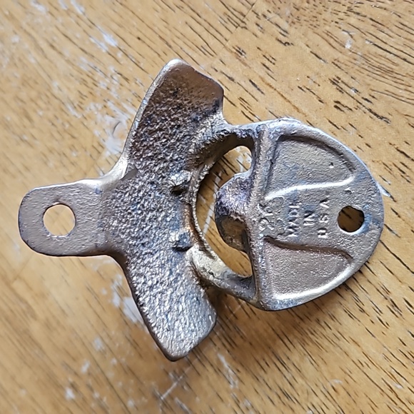 Vintage CocaCola Bottle Opener - Picture 4 of 5